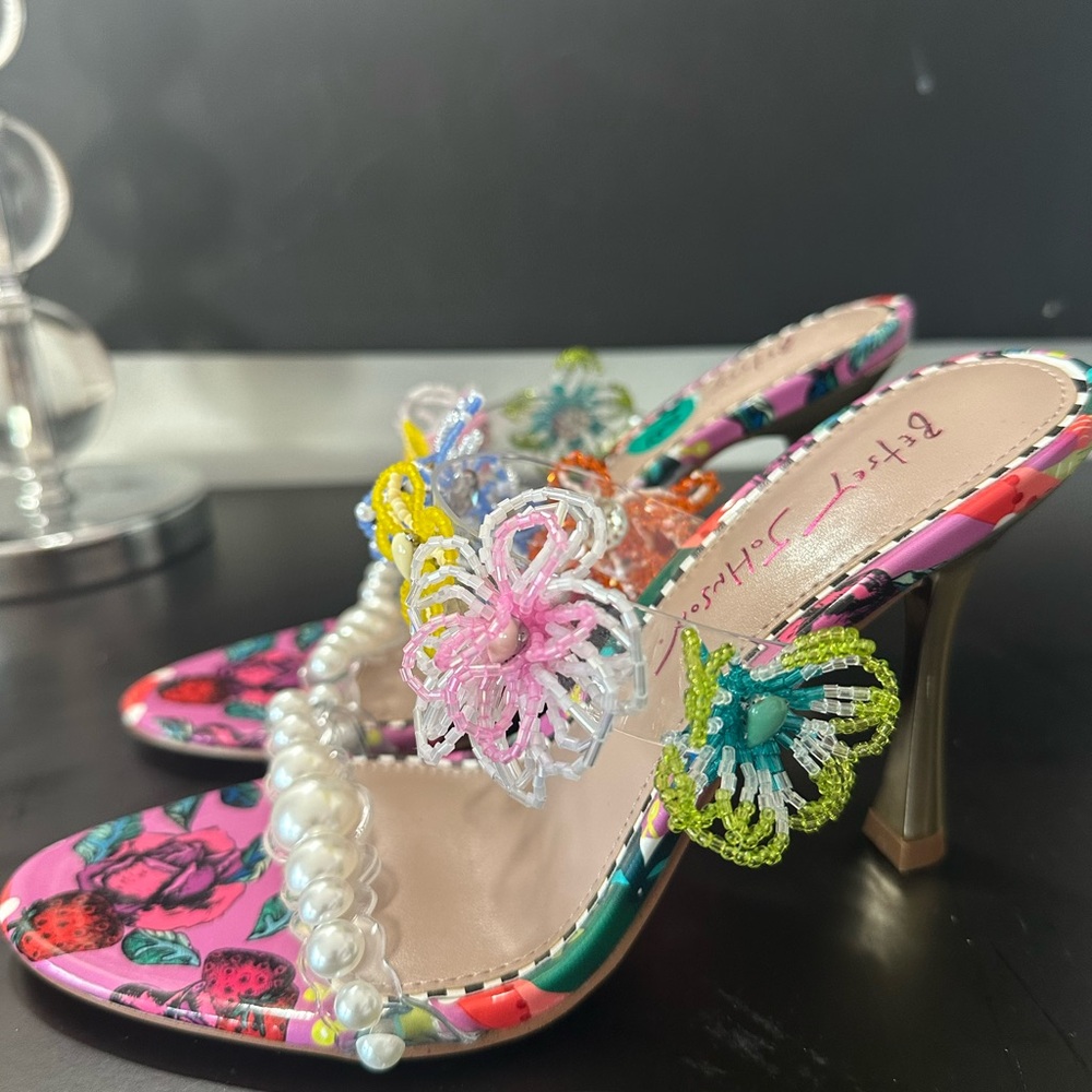 🆕Betsey Johnson GOLDIEE Bright Beaded Floral Heels - Picture 9 of 17